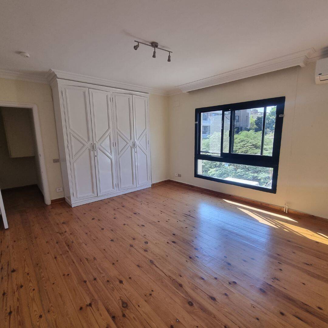 Spacious Duplex For Sale In Maadi Sarayat (3)